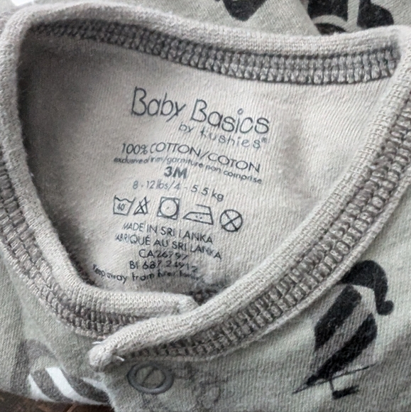 3/$30 2 Sleepers with snaps - Picture 3 of 6